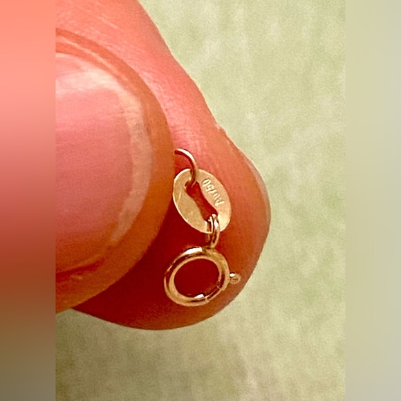 18 / 24 K Gold Star Charm necklace - Picture 4 of 7